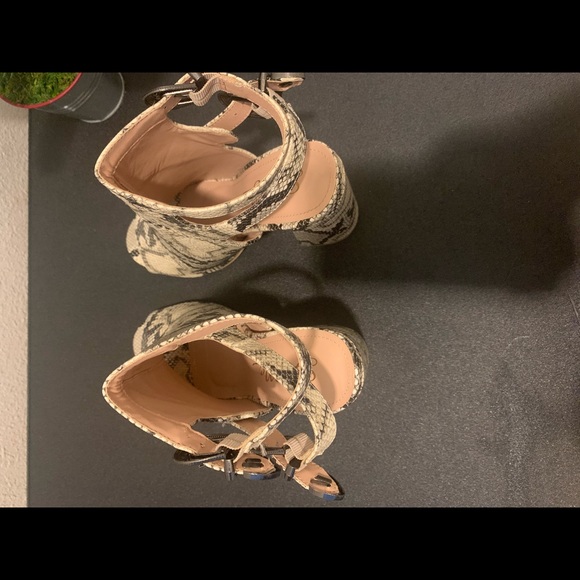 Pair of Snakeskin Heels in great condition - Picture 5 of 7